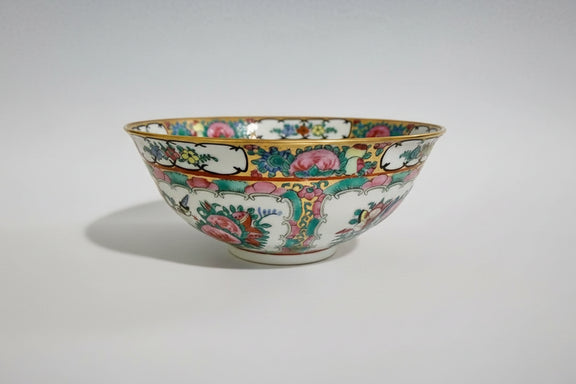 Chinese Export Rose Medallion Porcelain Rice Bowl Hand Painted Gilt Trim|286939877381