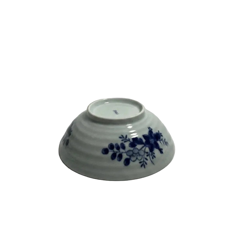 Vintage Japanese Blue & White Hand-Painted Scalloped Bowl – Floral & Vine Motif|287042977722