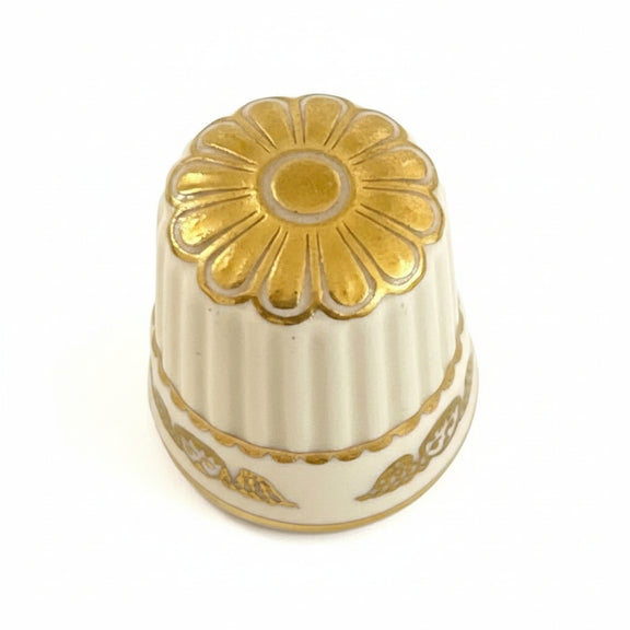 Thimble with Cherub (or Winged Head) Motif and Gold Gilt.|286907698089