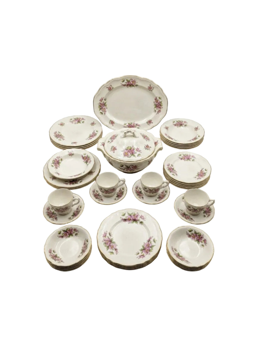 Antique Alfred Meakin Royal Court 39-Piece Dinner Set.