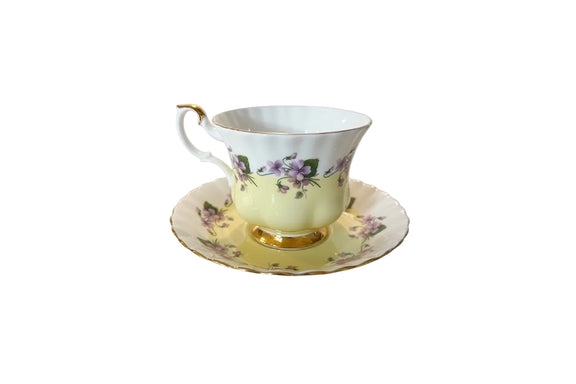 Royal Albert Purple Violet Teacup and Saucer | 4361|286894436141